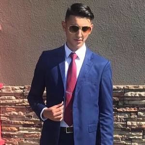 Meet your Posher, Adolfo